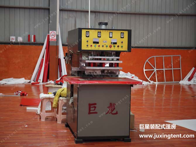 布車間生產(chǎn)機器